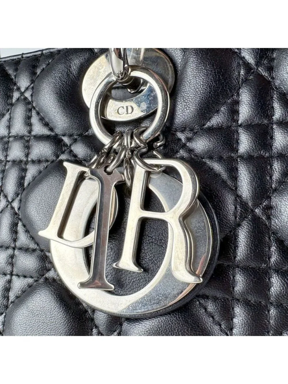 Christian Dior item status